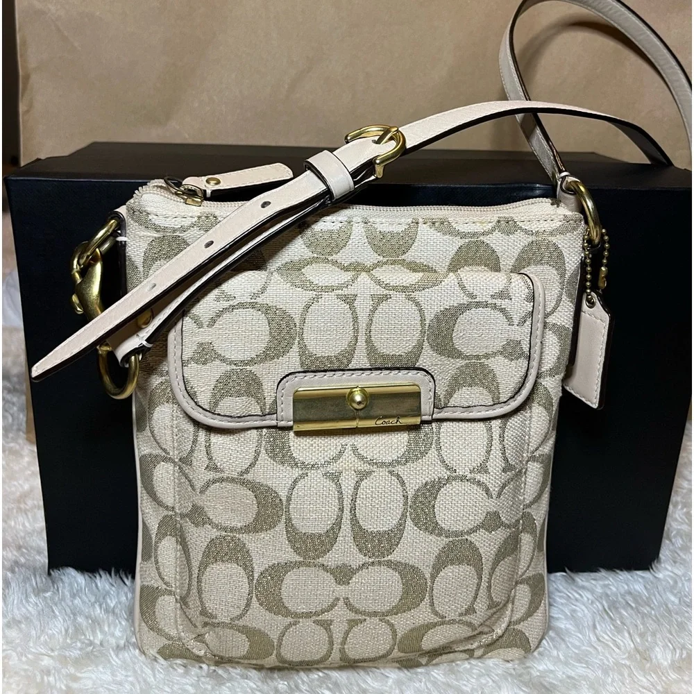 Coach - Picture 1 of 11